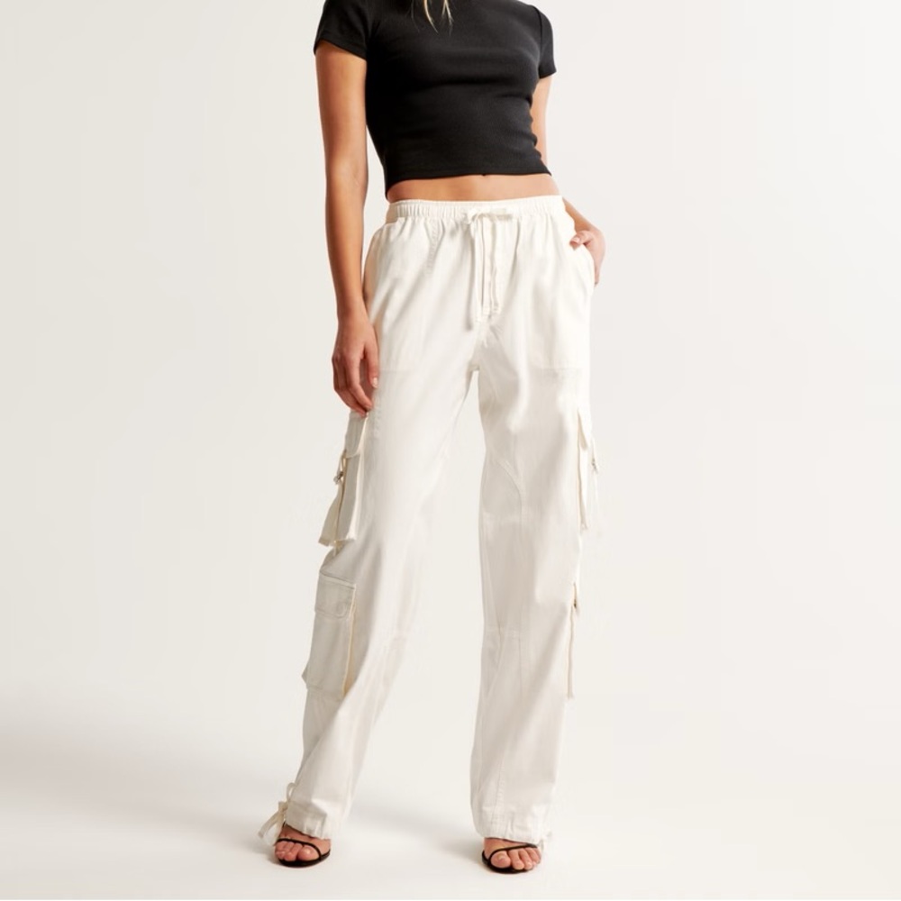 Abercrombie High Rise Baggy Cargo Pant